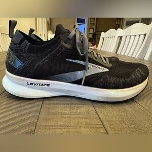 Brooks Levitate 4 Blackened Pear - White Running Shoes Men's Size 9.5 (D)